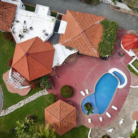 Mia Nueva Gorgona Hotel Exterior photo