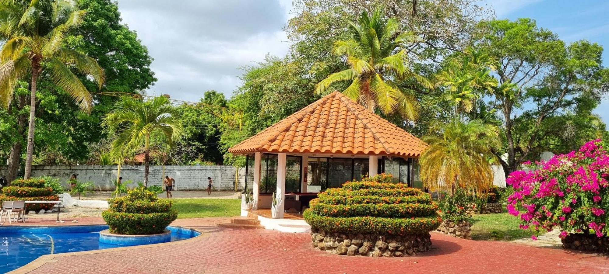 Mia Nueva Gorgona Hotel Exterior photo