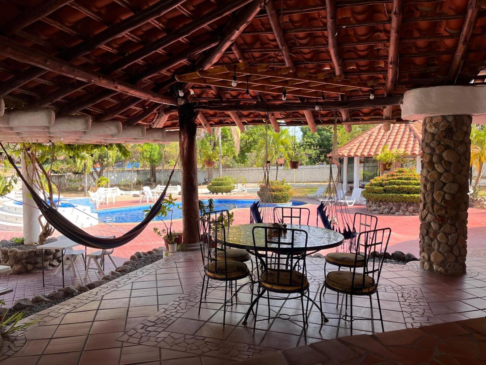 Mia Nueva Gorgona Hotel Exterior photo